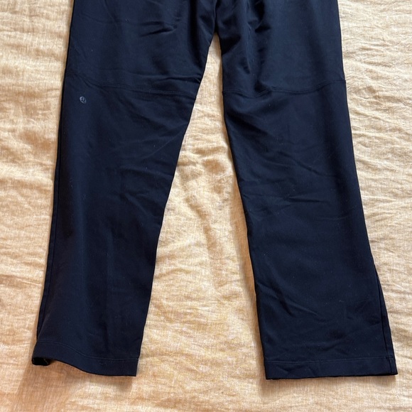 Lululemon men’s joggers - Picture 15 of 17